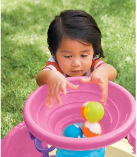 Spiralinis piltuvas, kuris linksmina ir moko