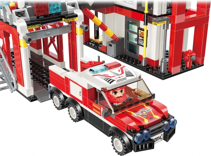 Functional water cannon for realistic firefighting