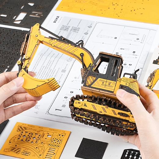 395 preciziškai išpjautų detalių