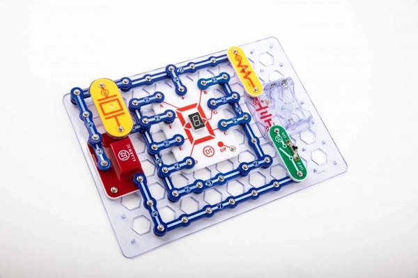 750 projektų nuo pagrindų iki pažangių eksperimentų