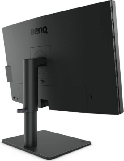 Clean workspace thanks to smart cable management