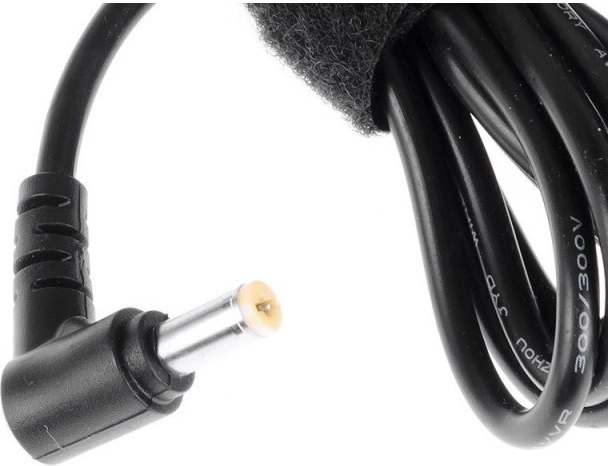 Correct 5.5 × 1.7 mm connector