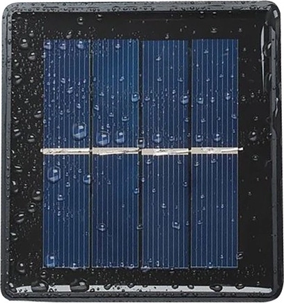 Atsparus vandeniui saulės modulis su reguliuojamu laikikliu