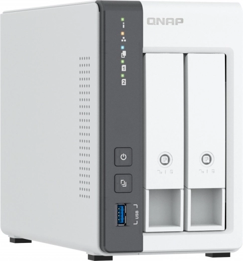 2.5GbE networking for fast backups and sharing