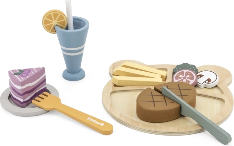 A realistic feast for little gourmets