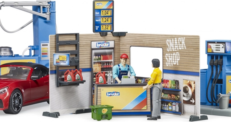 Realistiška degalinė su snack shop