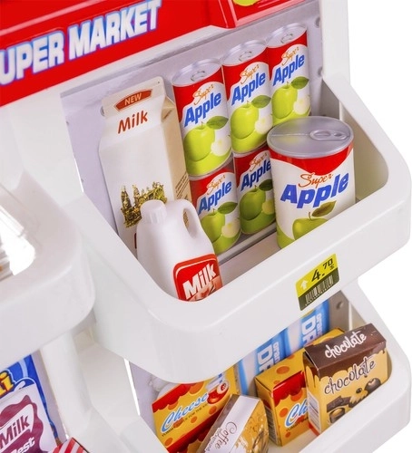 Gausiai užpildytos lentynos ir realistiški maisto produktai