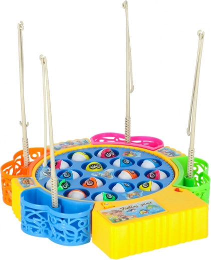 Besisukantis ežerėlis su atsidarančiomis žuvelėmis