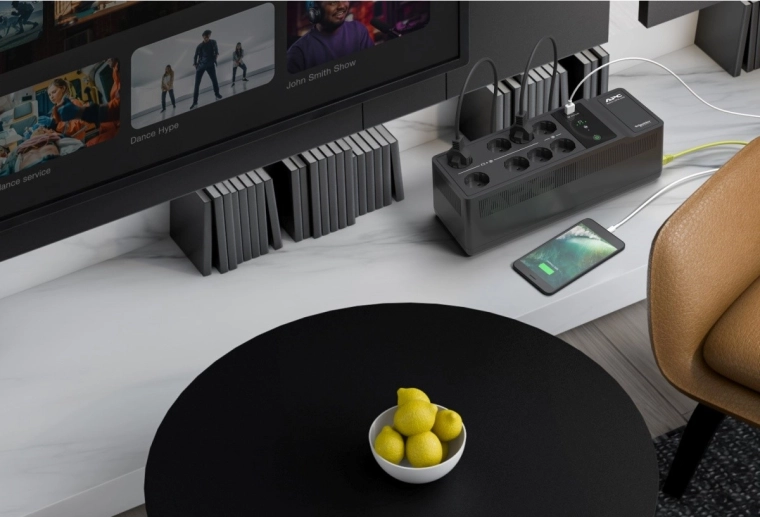 Fast charging via USB A + C
