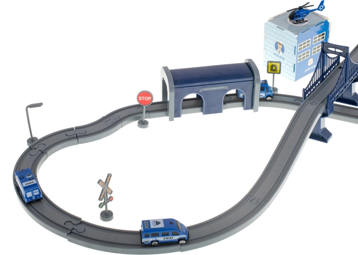 Veiksmo kupina policijos įranga neribotoms istorijoms