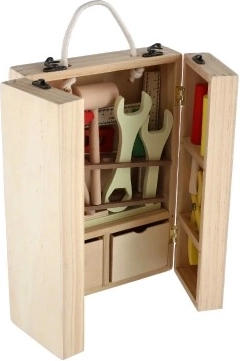 Viskas viename nešiojamame mediniame lagaminėlyje