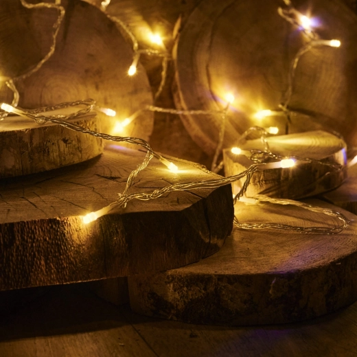 Daugiapalvė ir šiltai balta – tinkamai nuotaikai